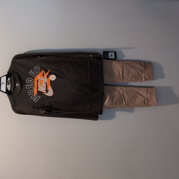 Nike Boys Two-piece Long Sleeve With Jogger Pants - Picture 2 of 10